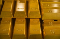Консолидация золота на новом уровне после «иранского роста»