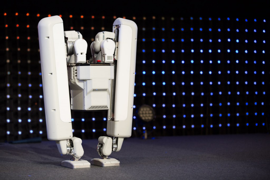 Робот из Google SCHAFT Bipedal Robot Climbs