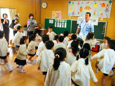 работа учителем в странах Азии